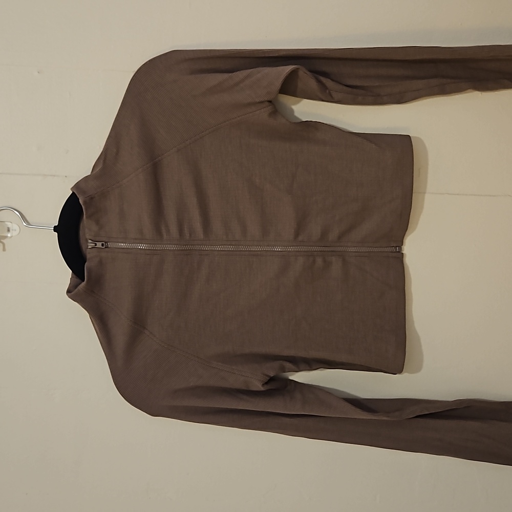 NWOT Joah Brown cropped zip long sleeve Size s/m Peppercorn